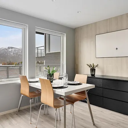 Arctic Homes - Aurora Overlook